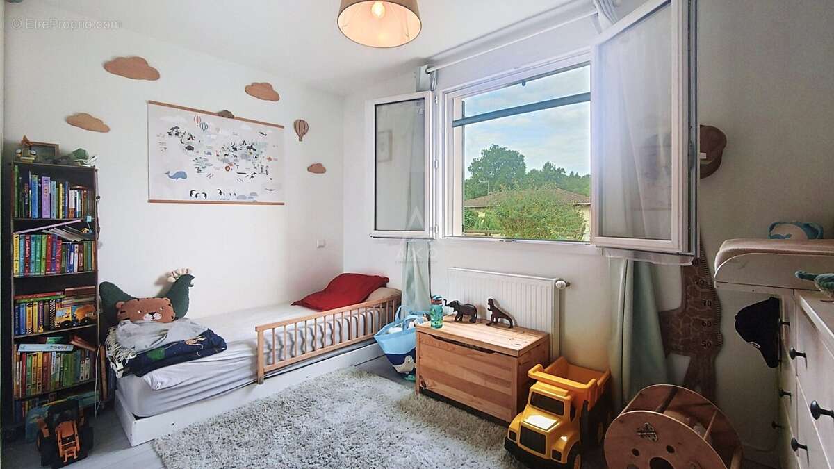 Maison rénovée de 97m2 de plain-pied avec grand terrain arboré à LABRIT - photo 13