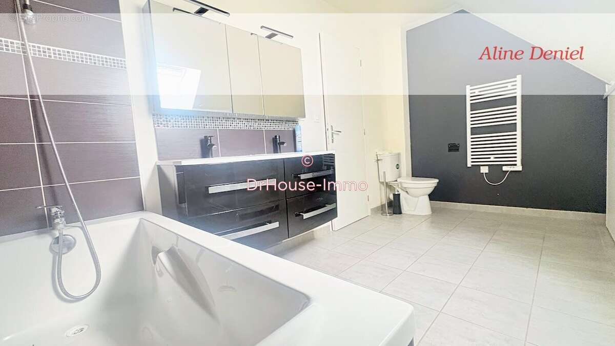 Maison à QUERQUEVILLE