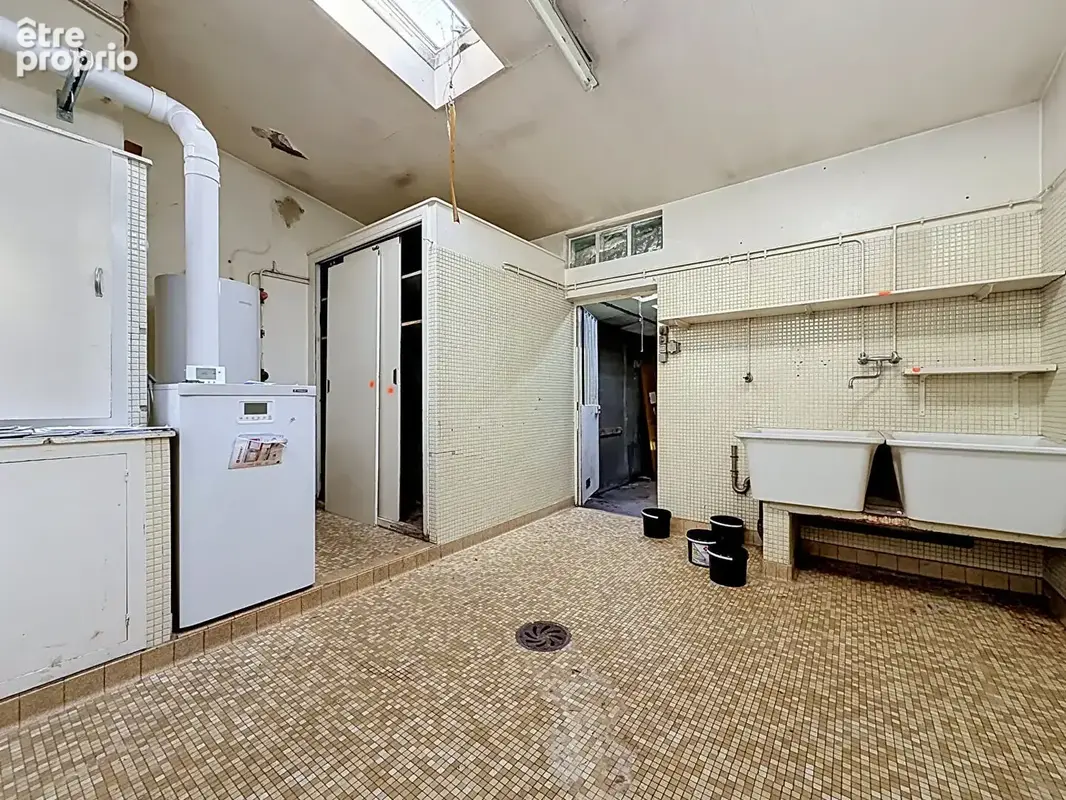 Maison de caractère avec jardin, logement annexe et grand local d'activité : plus de 280 m² à rénover - photo 12