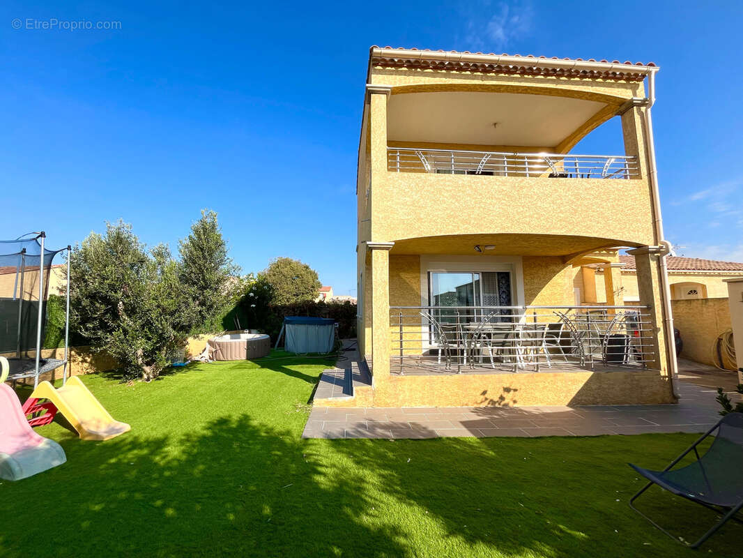 Maison à SAINT-GILLES