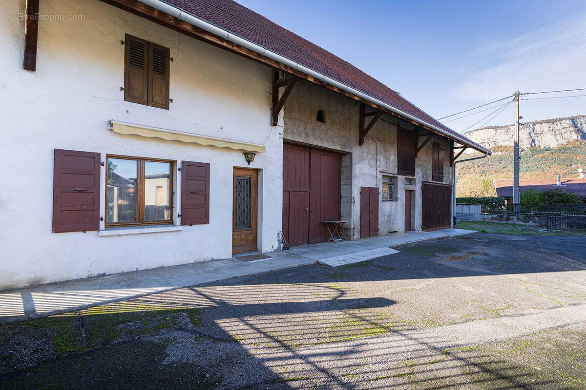 Maison à SAINT-PIERRE-EN-FAUCIGNY
