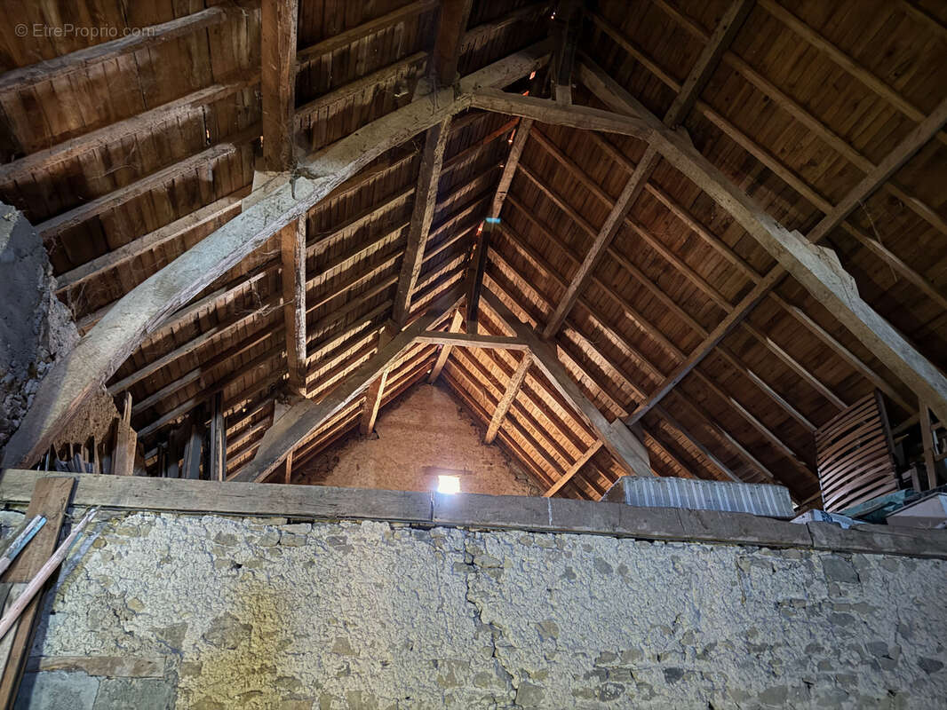 Maison à ARS-LES-FAVETS