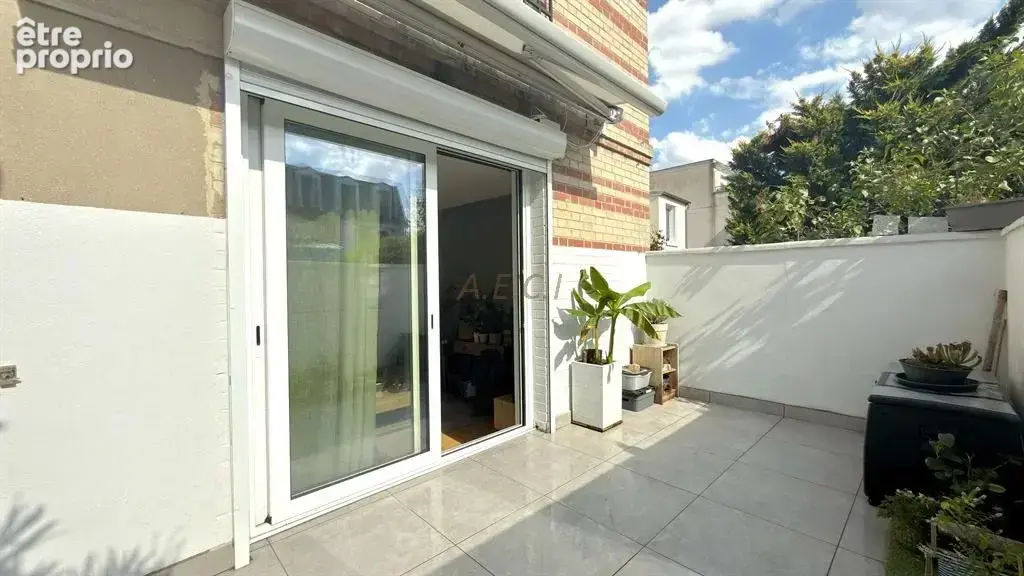 EXCLUSIF – Maison de ville avec terrasse au cœur du quartier BAC - photo 12