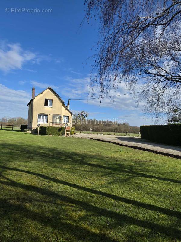 Maison à SAINTE-GAUBURGE-SAINTE-COLOMBE