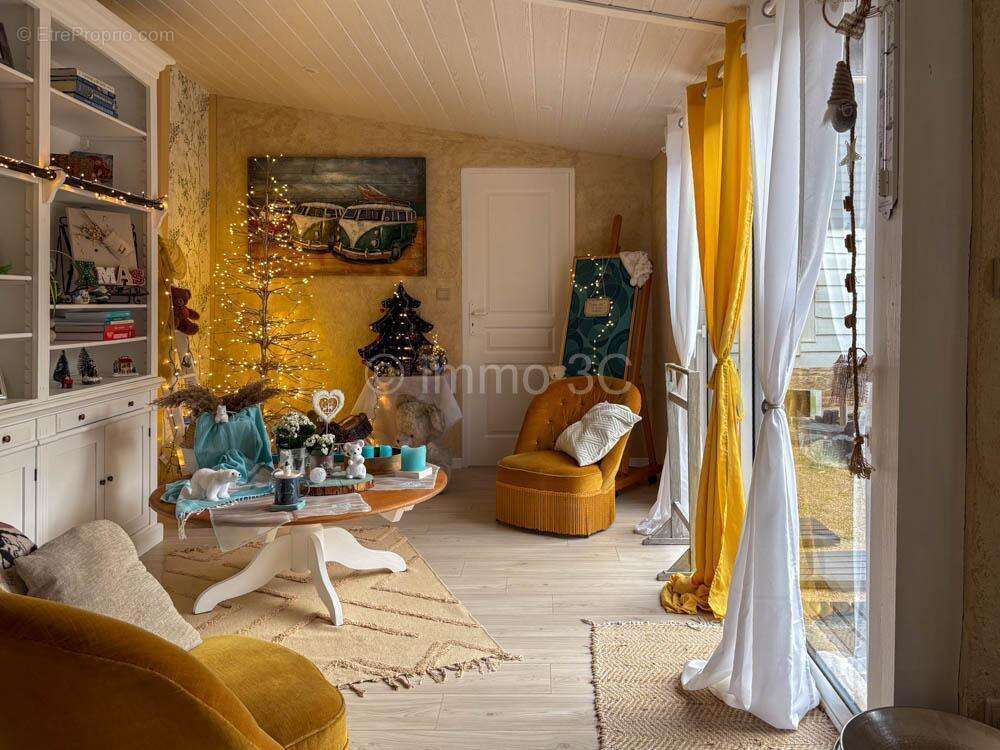 Maison à CHEF-BOUTONNE