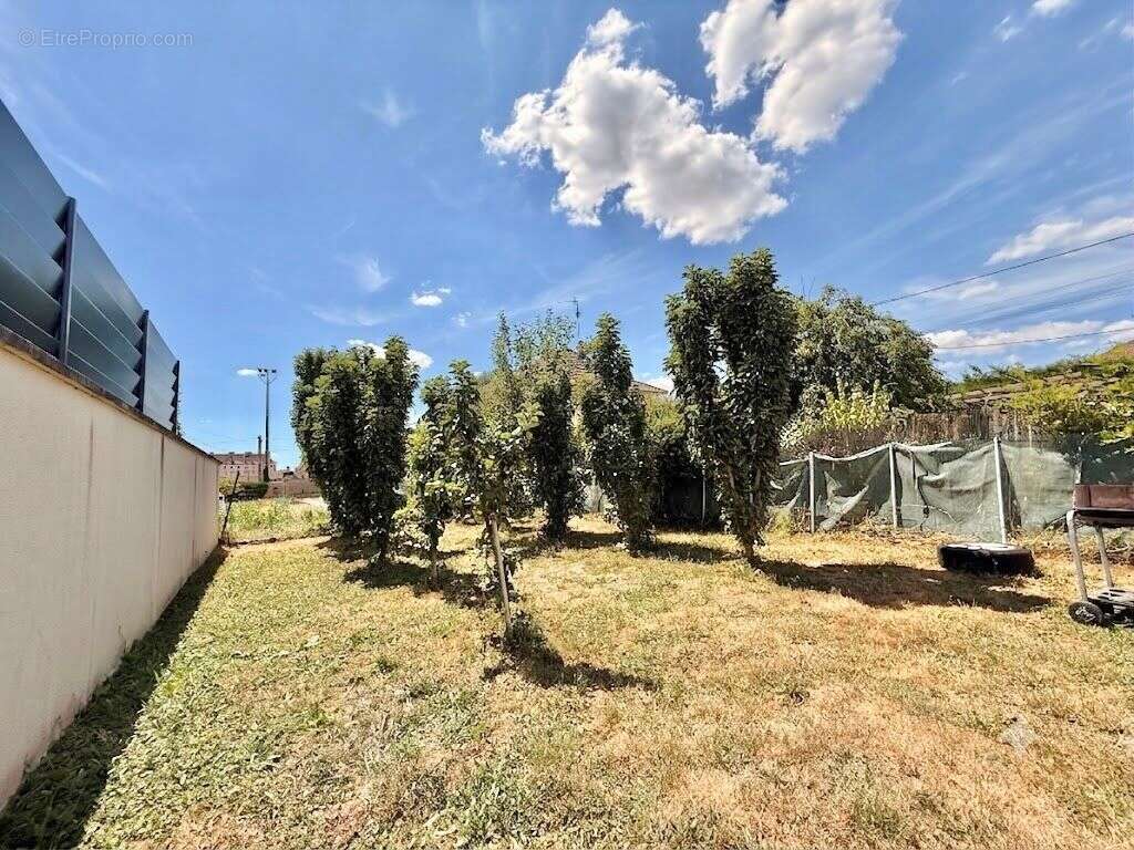 AUXONNE – Maison avec appartement indépendant, garage et terrain - photo 15