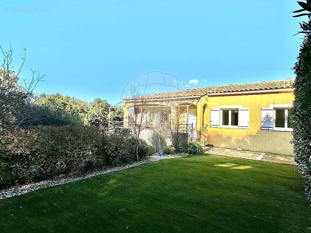 Maison à SAINTE-ANASTASIE