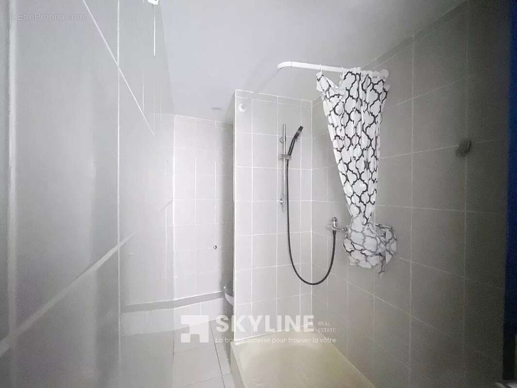 Appartement à MARSEILLE-1E