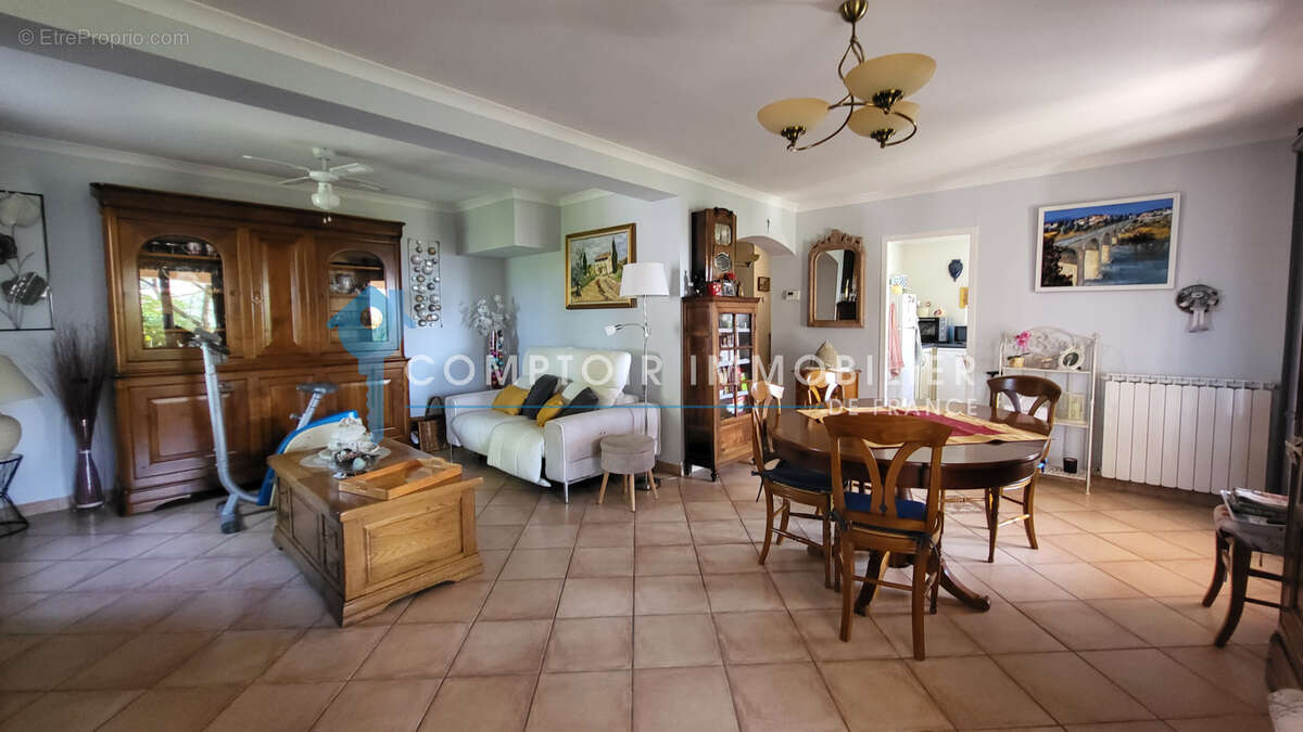 Maison à LA CALMETTE