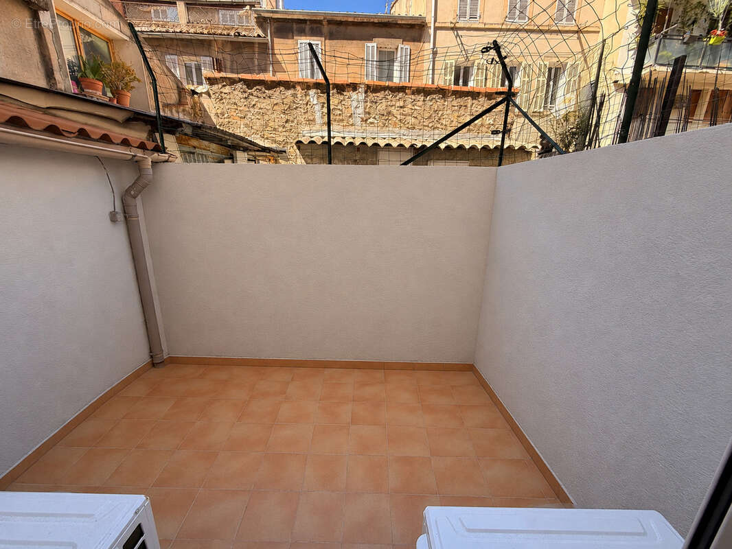 Appartement à MARSEILLE-3E