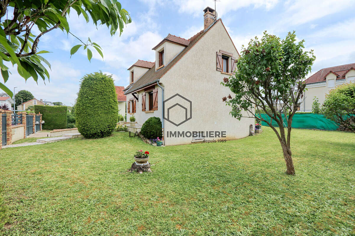 Maison à VILLECRESNES