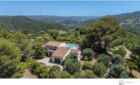 Maison à PEYMEINADE