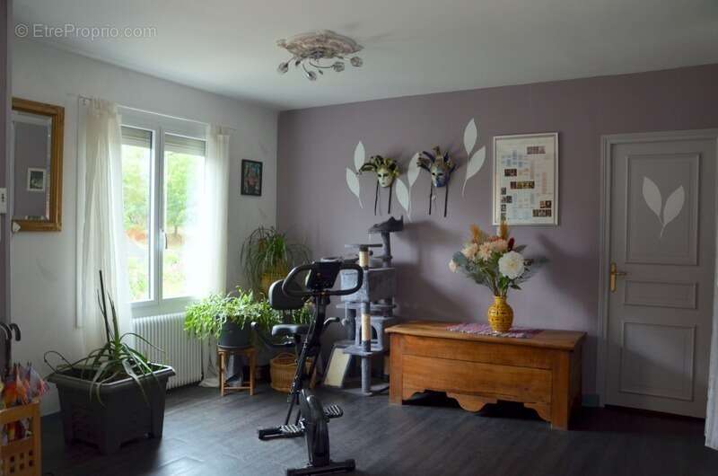 Maison à LE MESNIL-EN-VALLEE