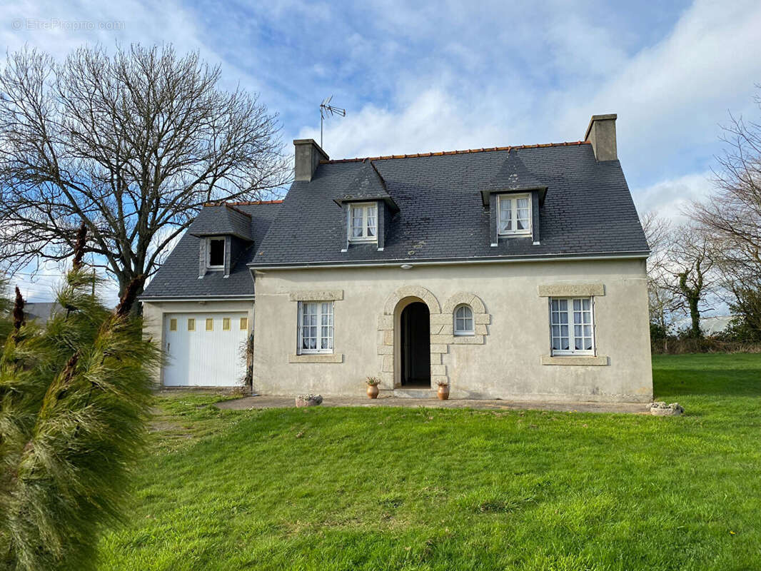 Maison à POULDREUZIC