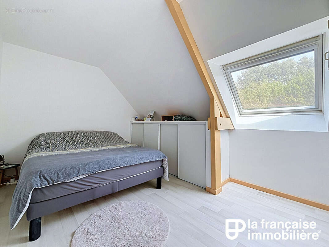 A VENDRE - CHAVAGNE - Maison indépendante 7 pièces - garage double - photo 10