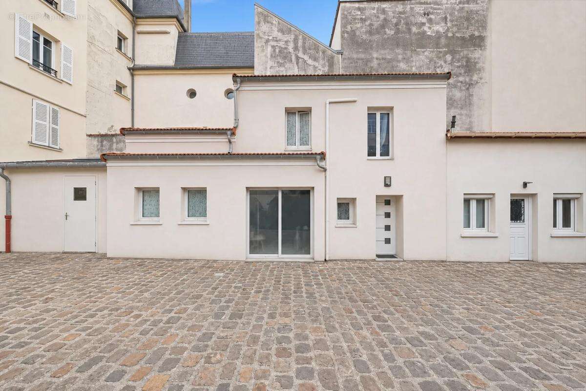 Appartement à CHARENTON-LE-PONT