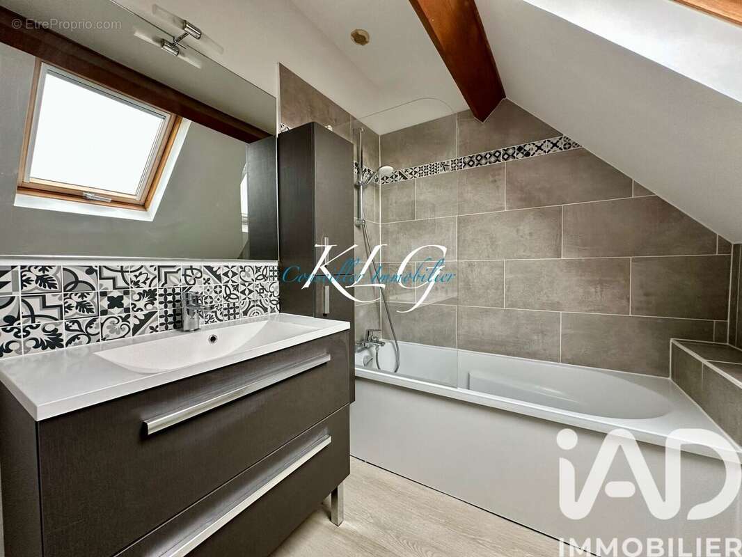 Photo 7 - Appartement à BARJOUVILLE