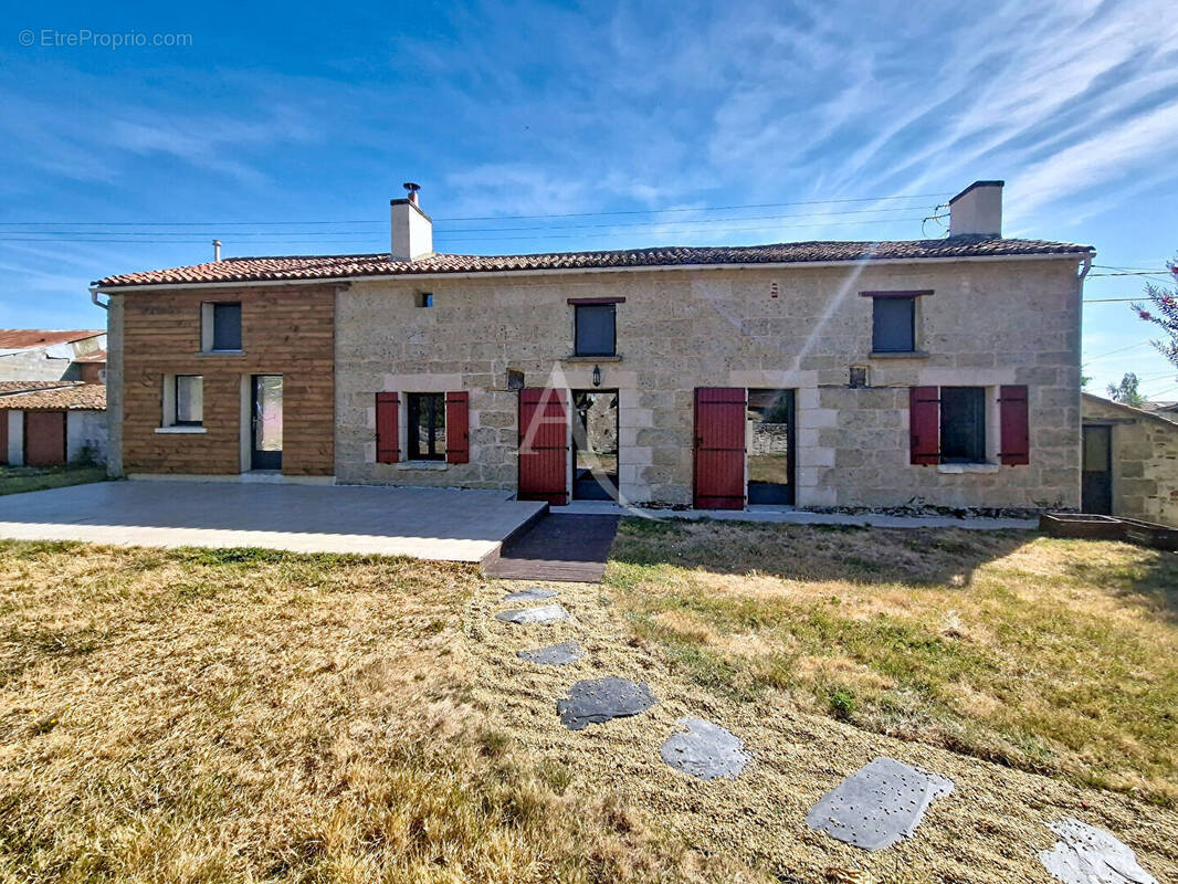 Maison à DOUE-LA-FONTAINE