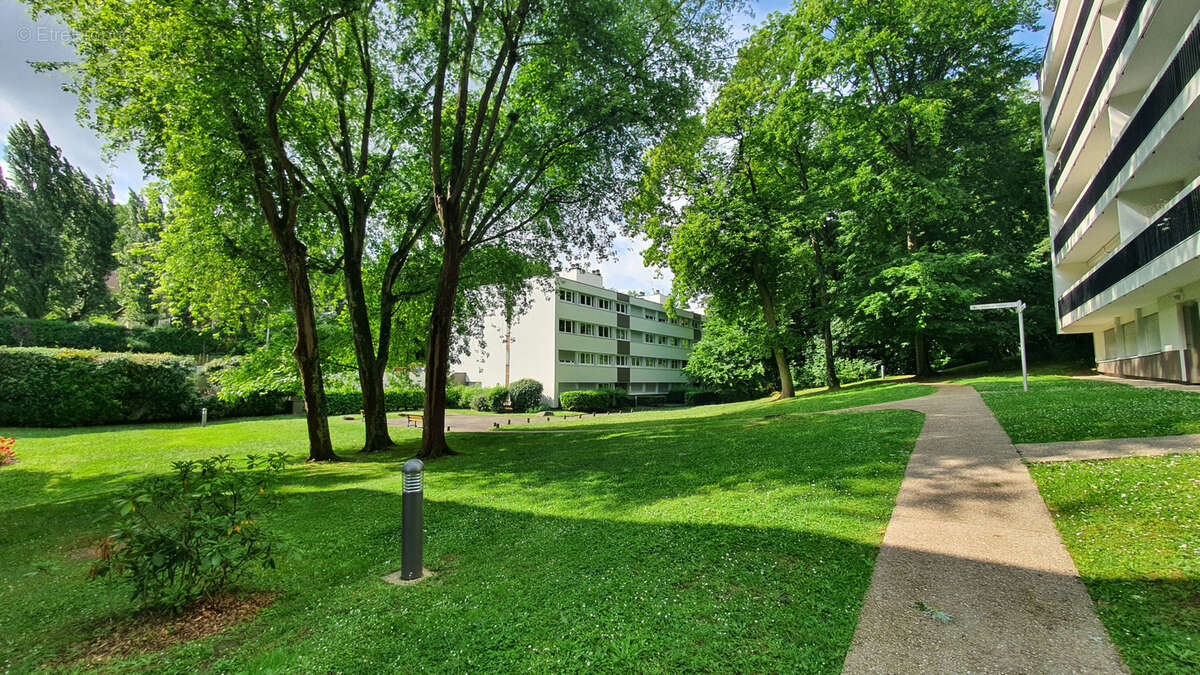 Appartement à L&#039;ETANG-LA-VILLE