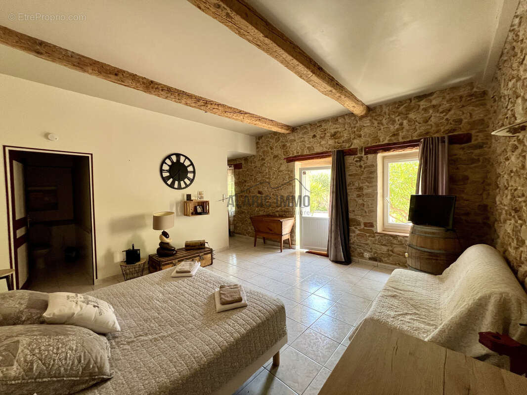 Maison à BOUTENAC