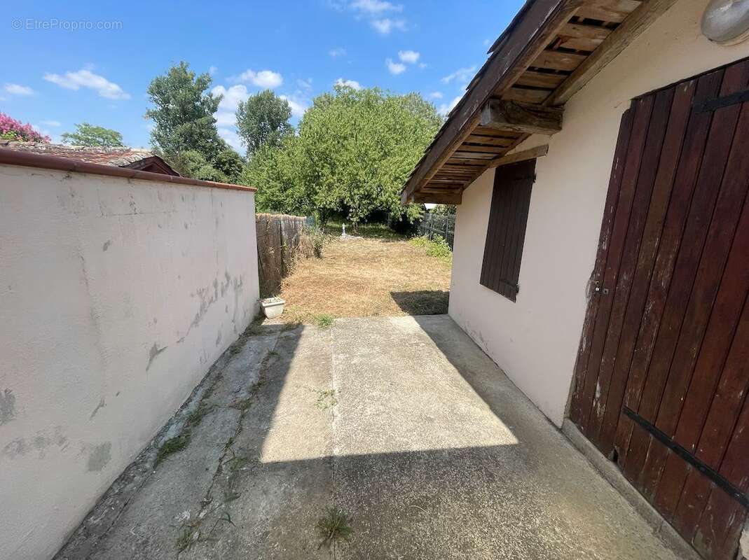 Maison 56 m² à L'isle-Jourdain  - photo 2