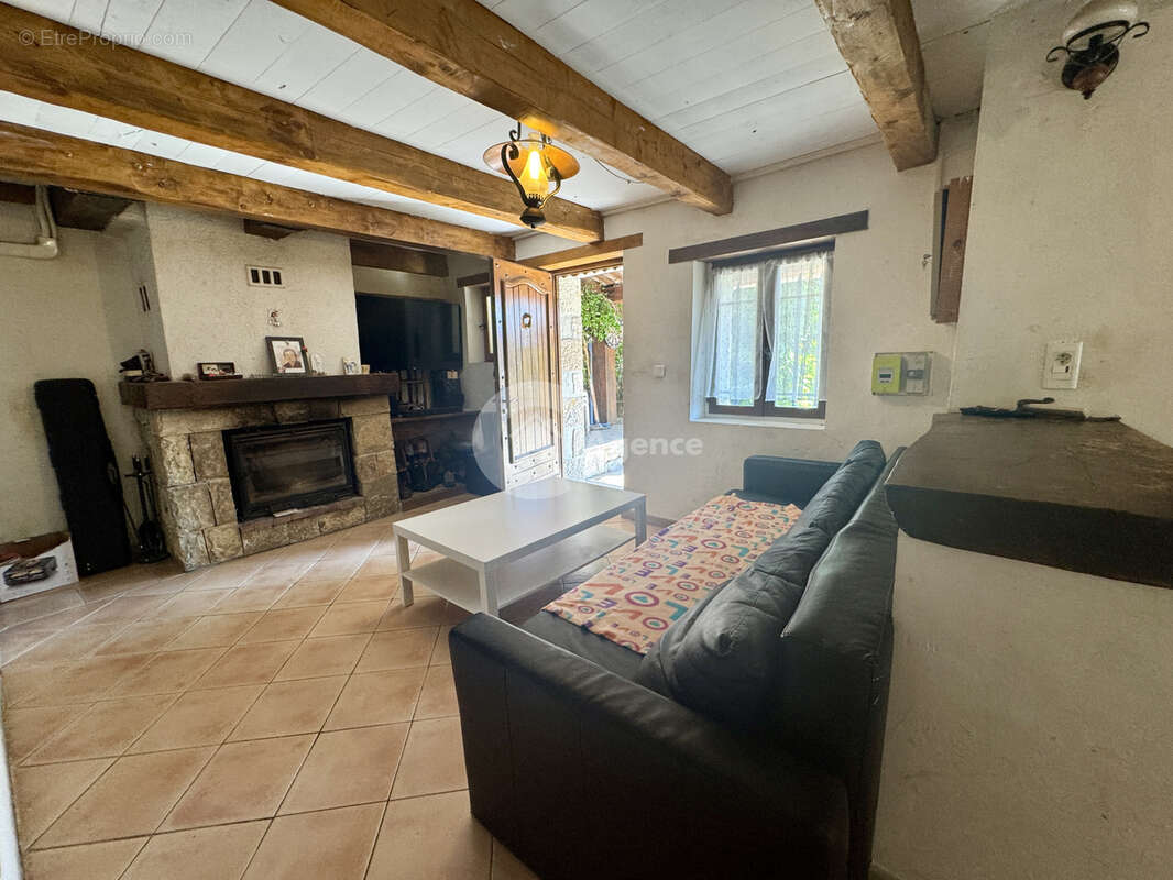 Maison de village - Les Sausses - Terrain de 46m2 - photo 3