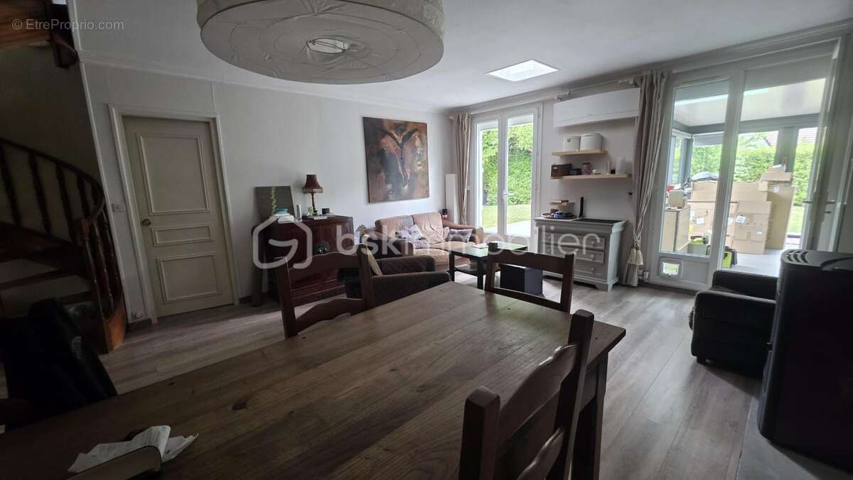 Maison PLAIN-PIED 130 m2 - 4 chambres - terrain 655 m2 - photo 3