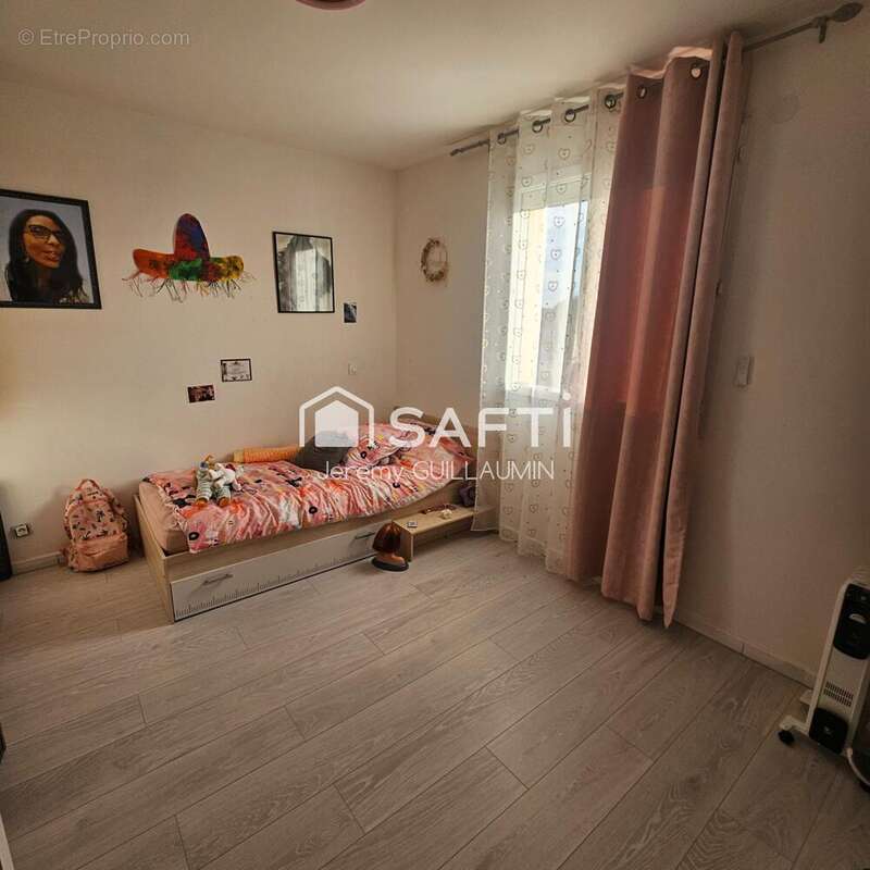 Photo 6 - Maison à SAINT-REMY-EN-ROLLAT