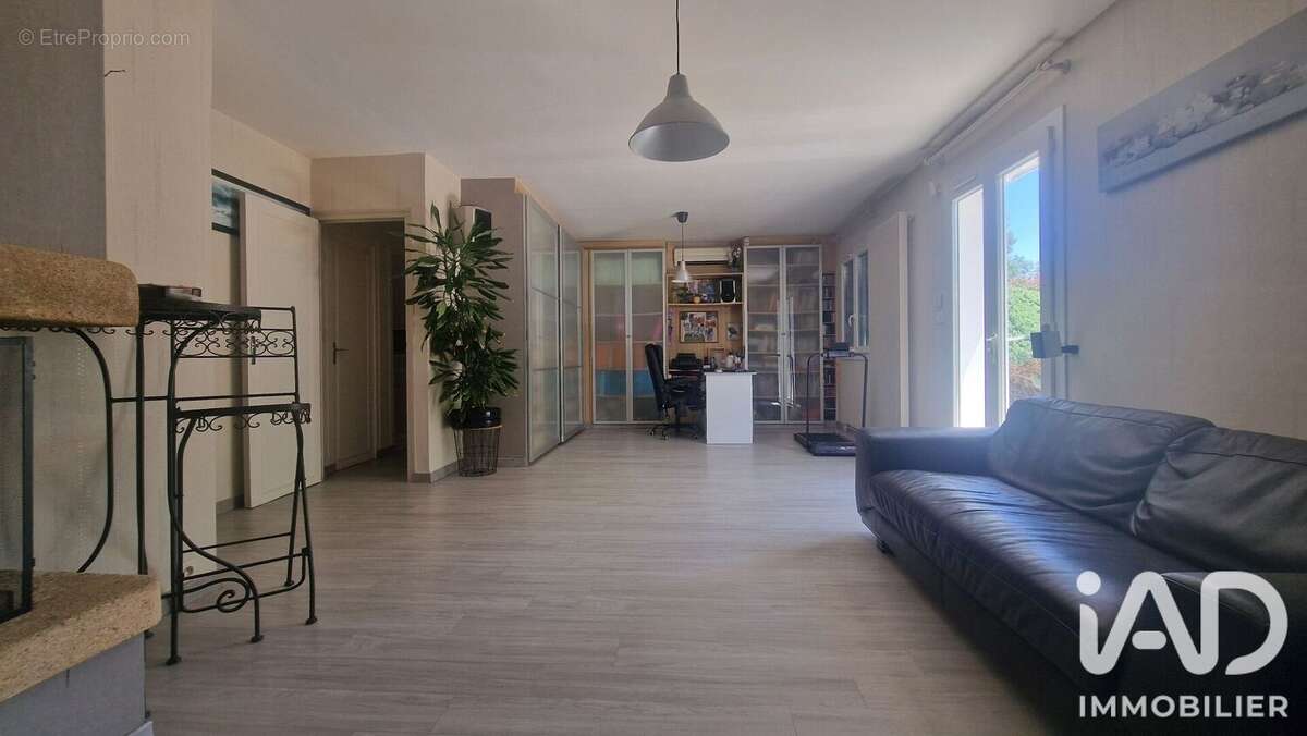 Maison 104 m² à Blanquefort  - photo 9