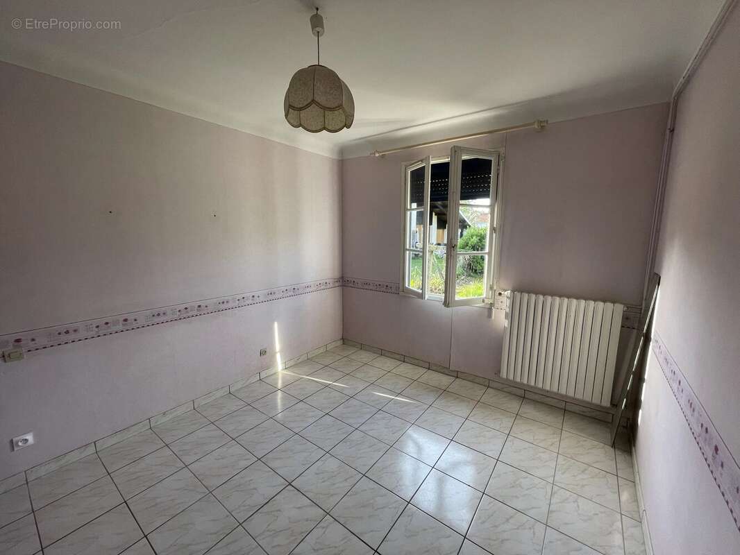 Maison à POUILLON