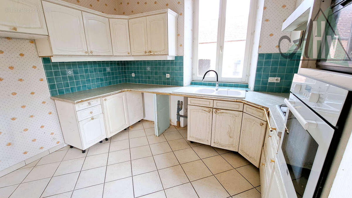 Proche NOGENT SUR SEINE - Grande maison de 150 m2 avec 5 chambres, dépendances et grand jardin - photo 9