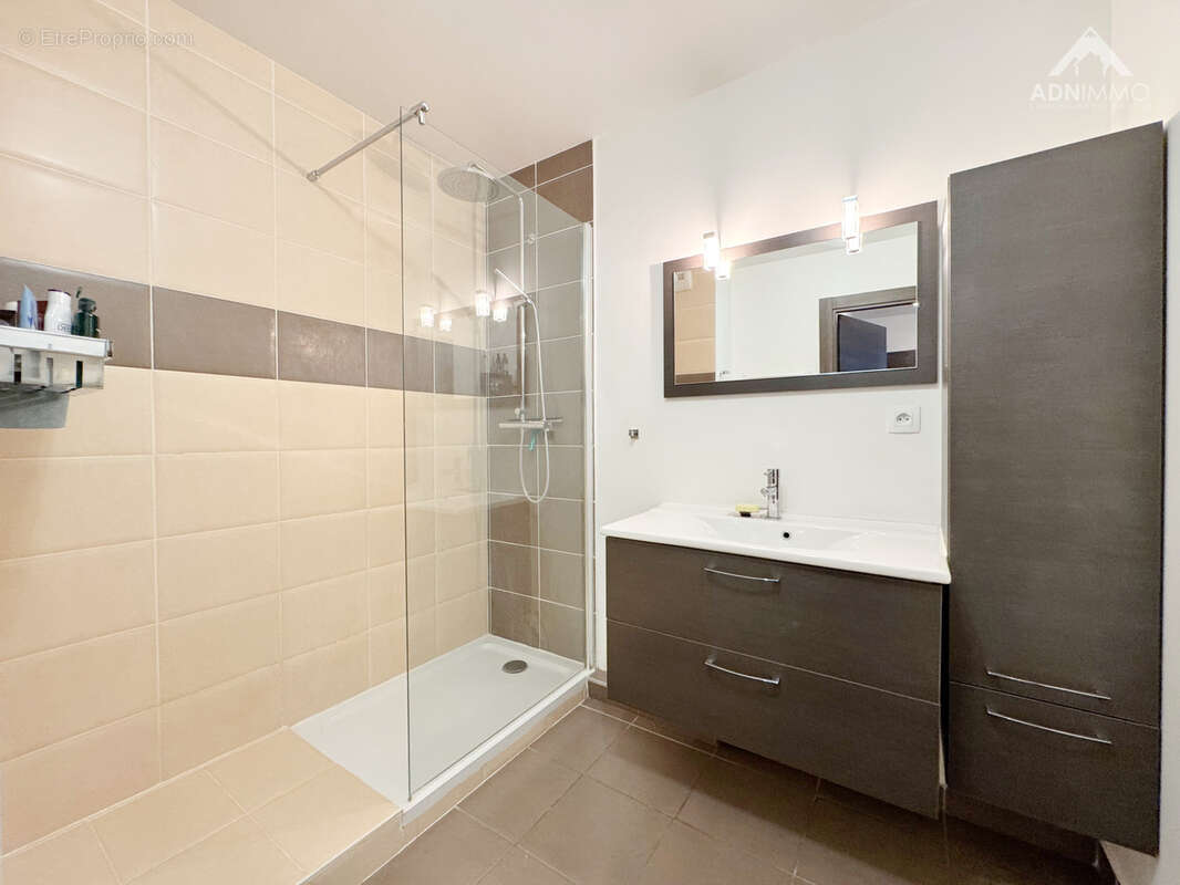 Appartement à SAINT-GENIS-POUILLY