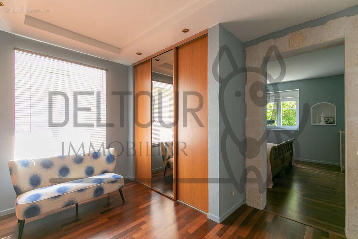 Maison à CRECY-LA-CHAPELLE