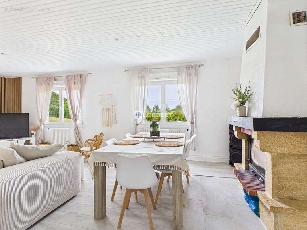 Maison à PLONEOUR-LANVERN