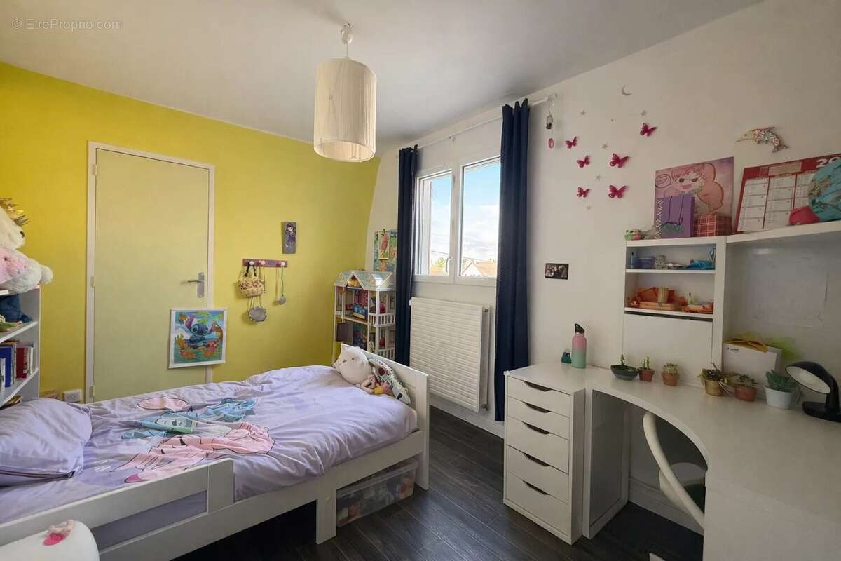 Maison à SAINT-MAURICE-MONTCOURONNE