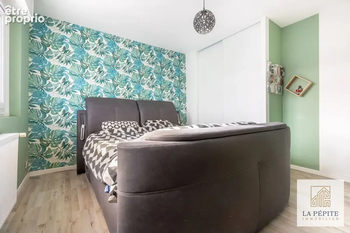 EXCLUSIVITE - Maison semi individuelle de 106m2 - 4 chambres - 1 bureau - jardin - garage - 2 places de statio - photo 4