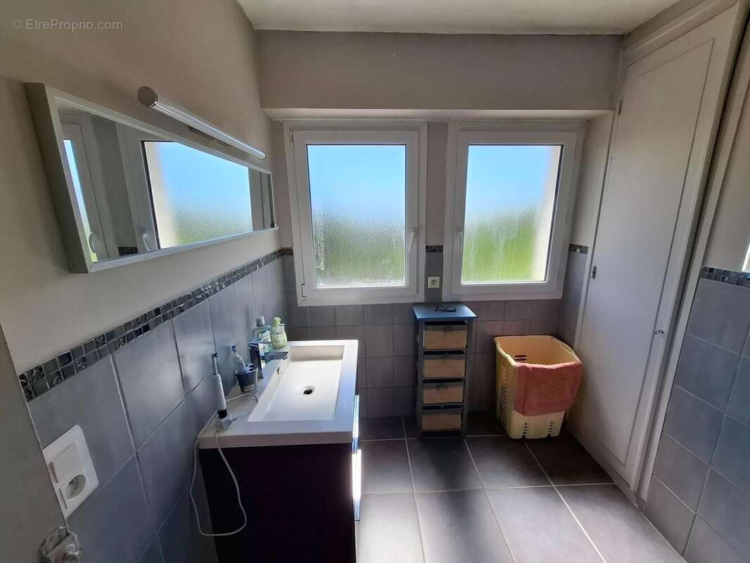 Maison 291 m² à Valence-Sur-Baise  - photo 6