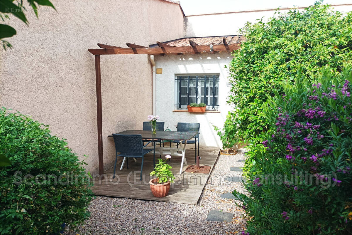 Maison à ROQUEBRUNE-SUR-ARGENS