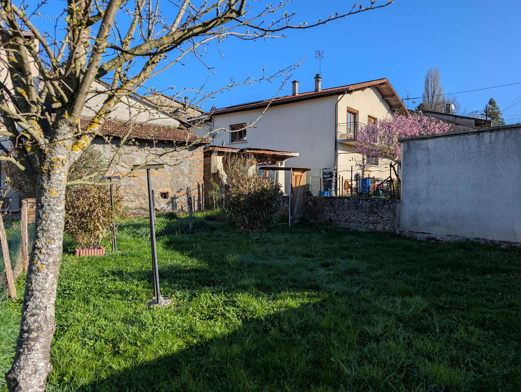 Maison à LEYMENT