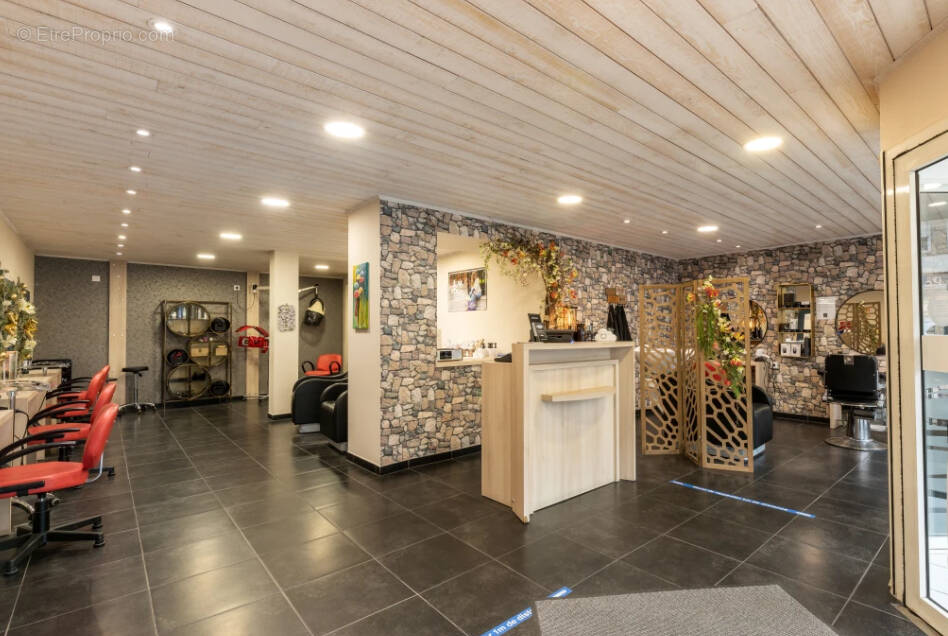 Commerce à FOUGERES