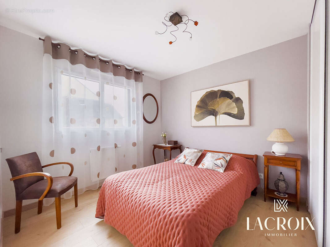 Maison à LA CHAPELLE-DES-FOUGERETZ