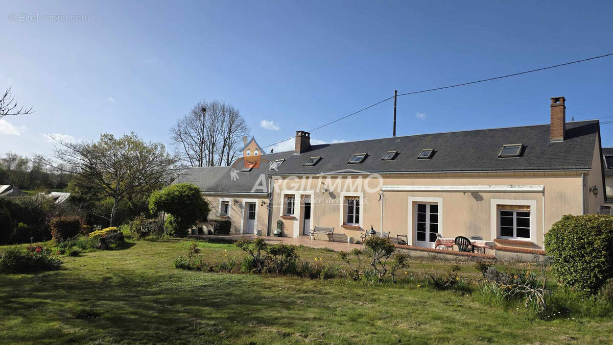 Maison à BESSE-SUR-BRAYE