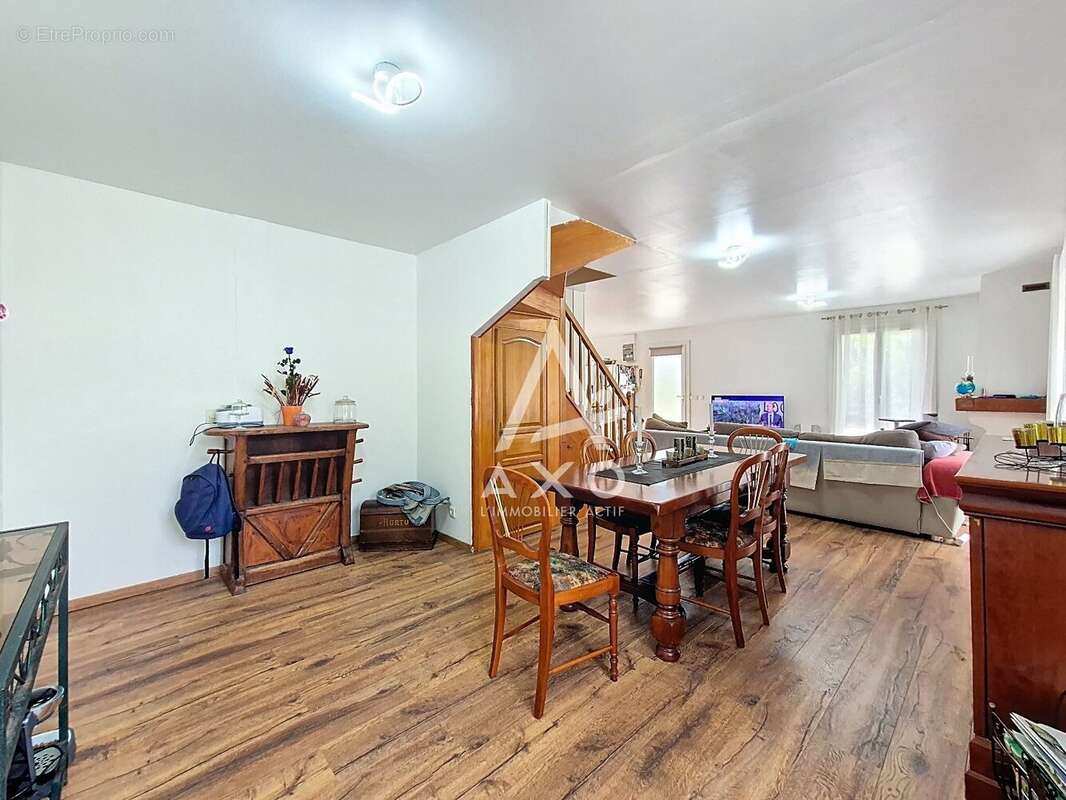 Maison à BAILLEUL-SUR-THERAIN