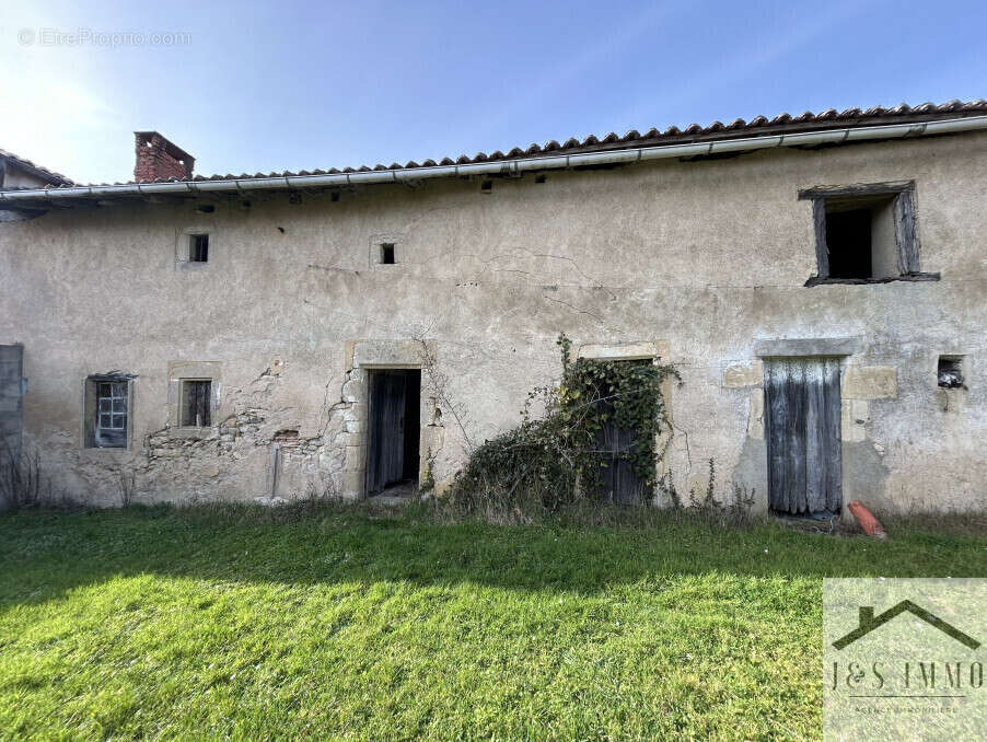 Maison à SAINT-LAURENT-DE-CERIS