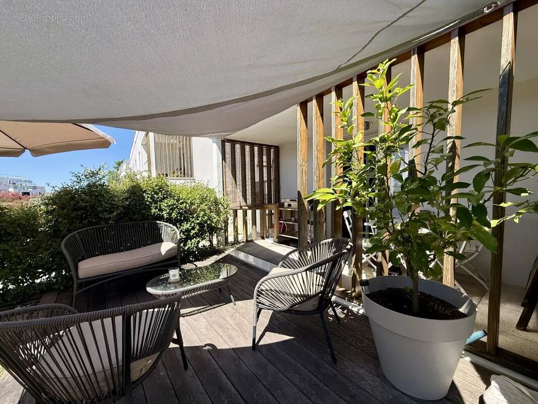 Appartement T3, 58 m2, terrasse, jardin-Eysines limite le Haillan - photo 2