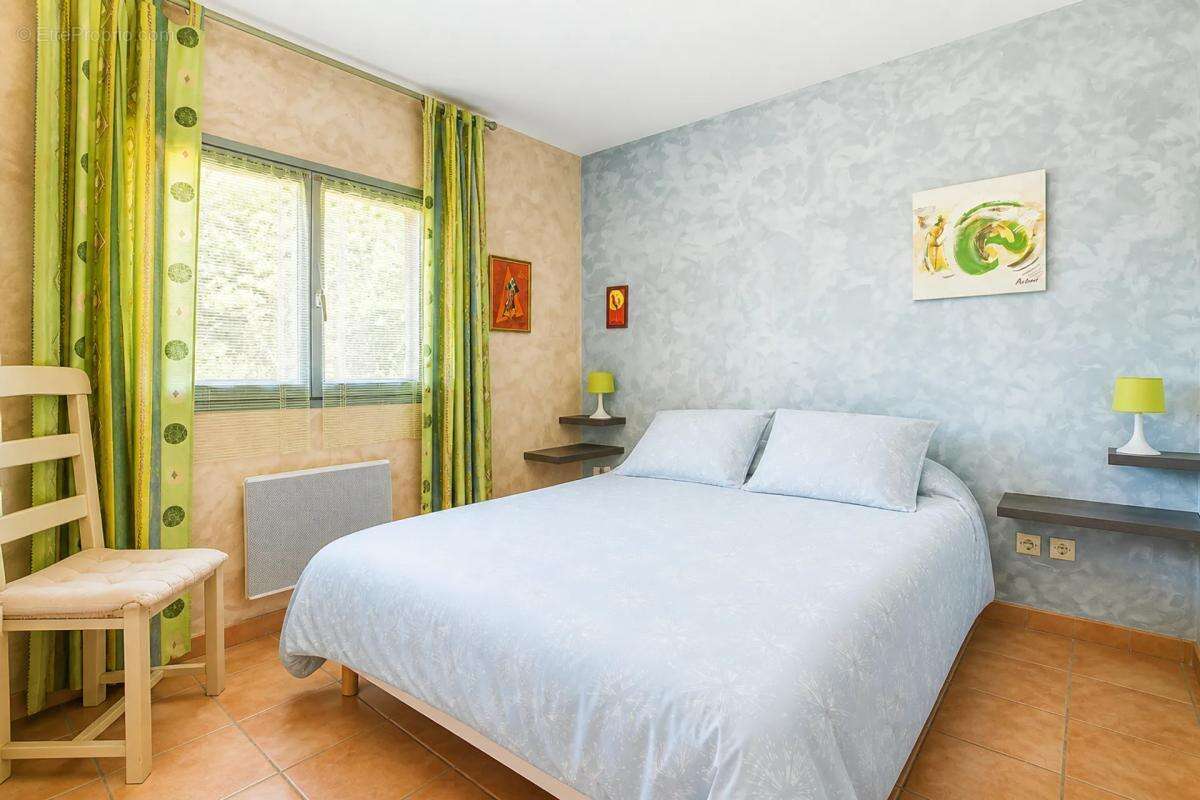 Maison familiale 6 pièces avec dépendance à Saint-Gilles - photo 7