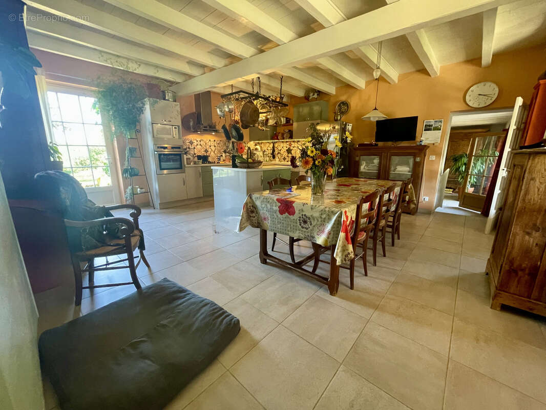 Maison à LES NOUILLERS