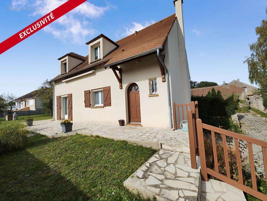 Maison à SIVRY-COURTRY