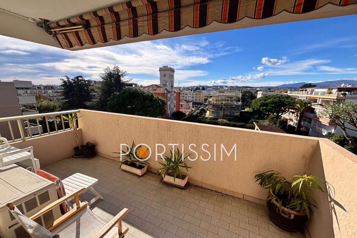 Appartement à SAINT-LAURENT-DU-VAR