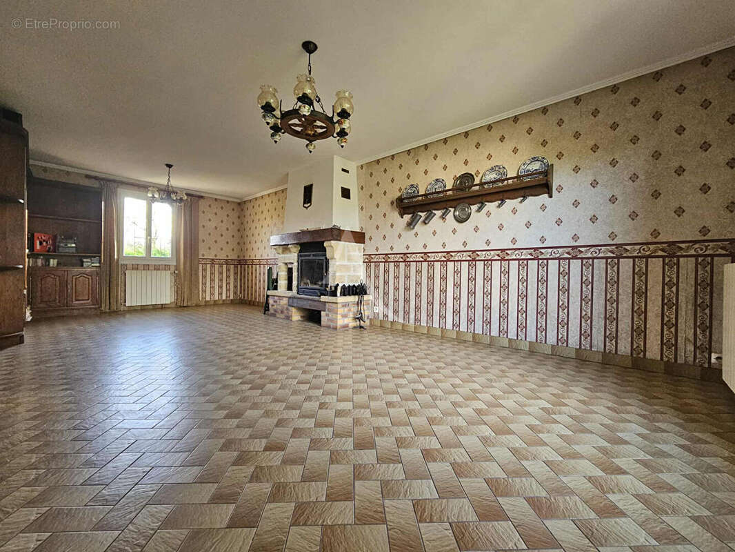 Maison à FAVIERES